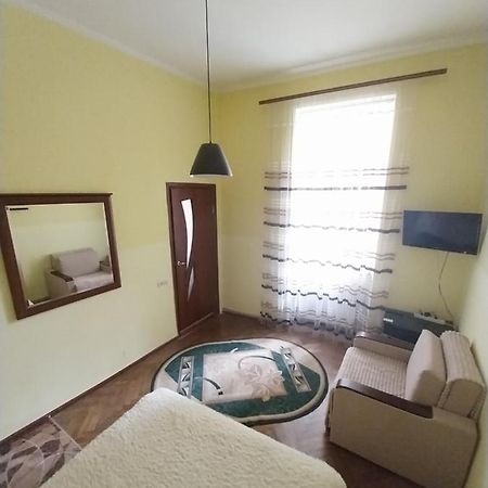 1Ком Апартаменты,Парковка,Улхорватская Lviv Ngoại thất bức ảnh