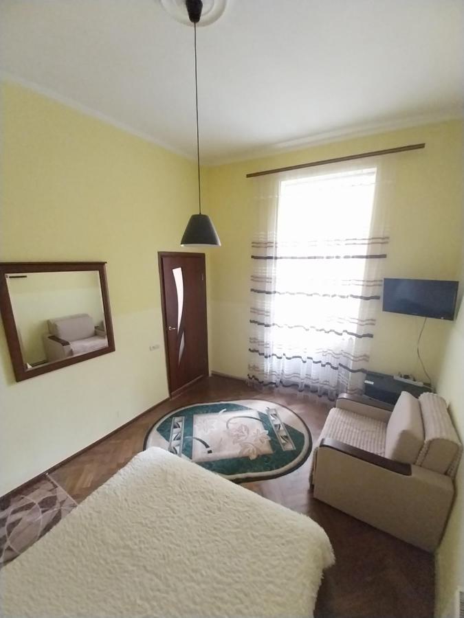 1Ком Апартаменты,Парковка,Улхорватская Lviv Ngoại thất bức ảnh