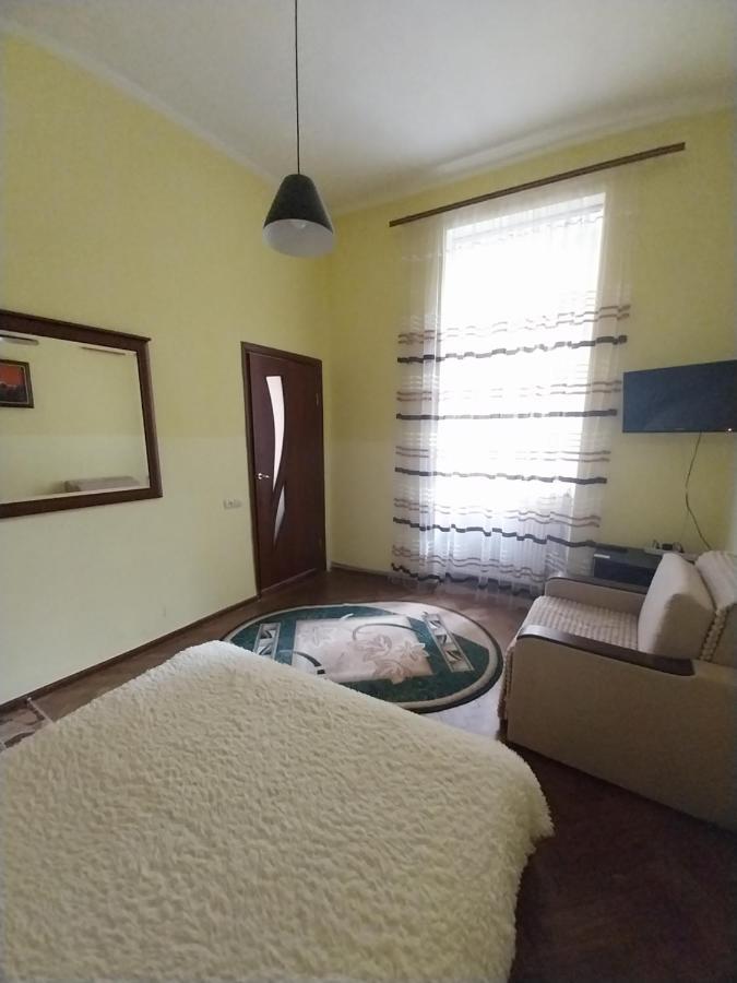 1Ком Апартаменты,Парковка,Улхорватская Lviv Ngoại thất bức ảnh