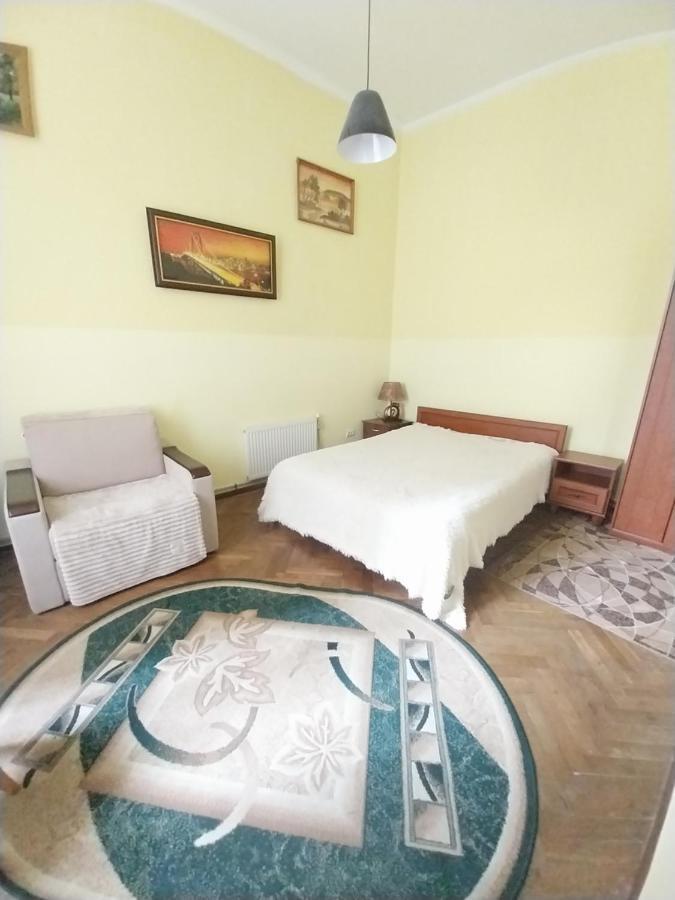 1Ком Апартаменты,Парковка,Улхорватская Lviv Ngoại thất bức ảnh