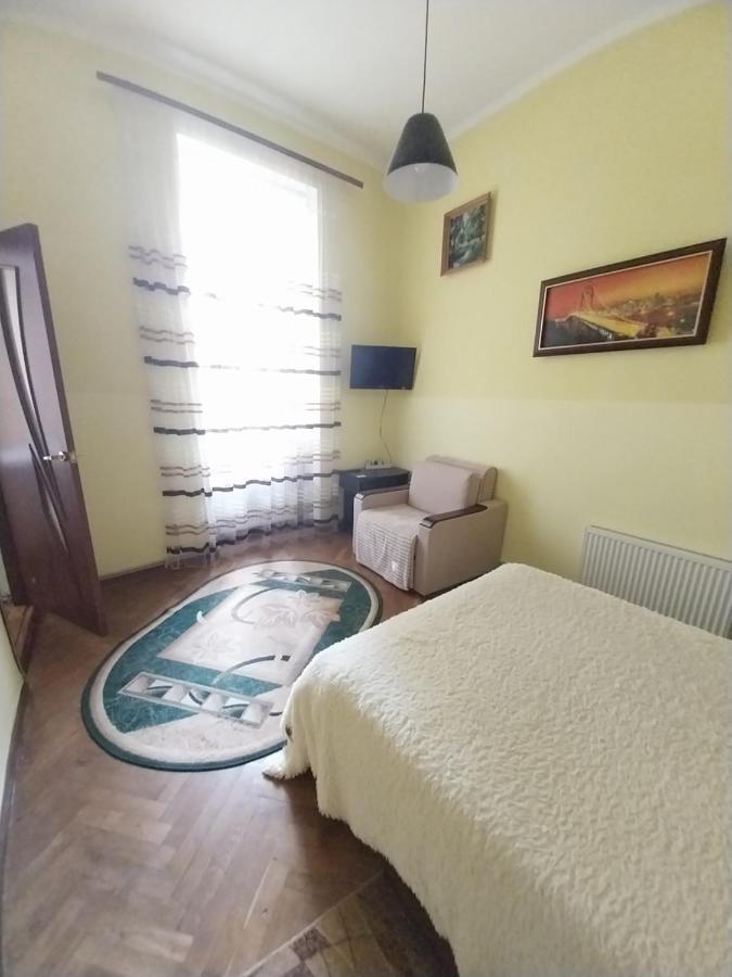 1Ком Апартаменты,Парковка,Улхорватская Lviv Ngoại thất bức ảnh